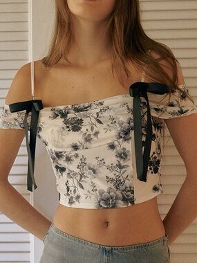 Floral Off-Shoulder Bow Detail Crop Top - Black & White